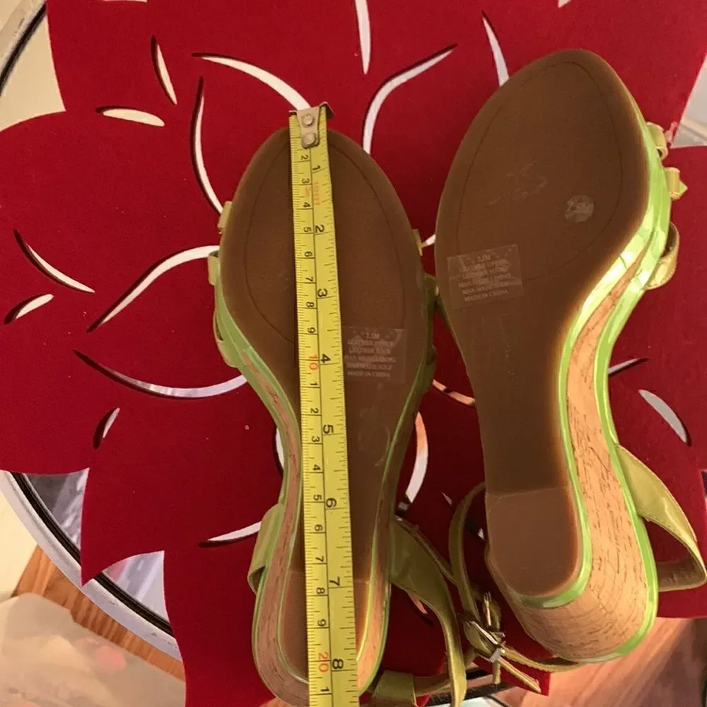 Antonio Melani Ankle Strap Green Patent Sandals  Size 7,5